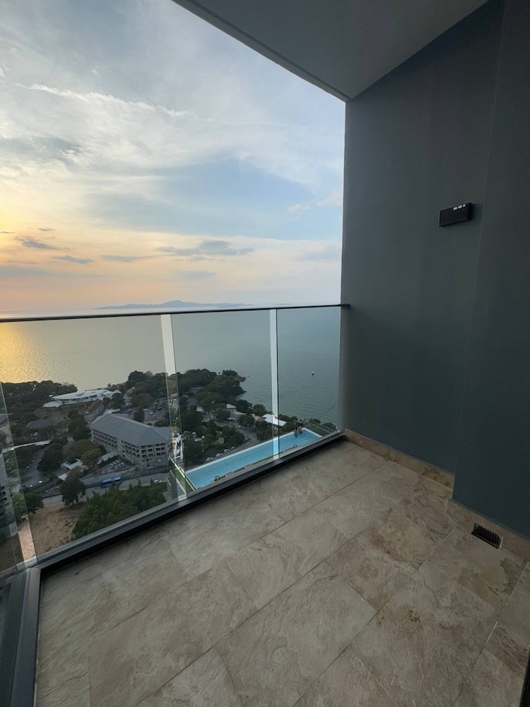 Sea View Beauty Excellent Location - Beach Front