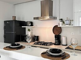 Malachite Elegance & Comfort in Sidi Daoud