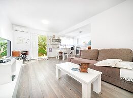Charming Garden Apartment Kate