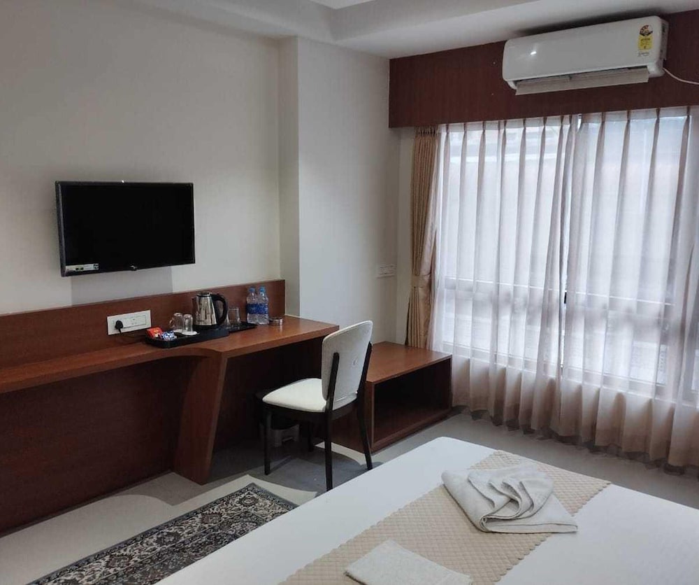 Palette Hotel Smriti Premium 3