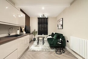 City Centre Apartment Sleeps 2 With Wifi