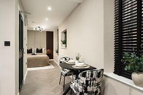 Edinburgh Apartment - Sleeps 2 - Princes St Close
