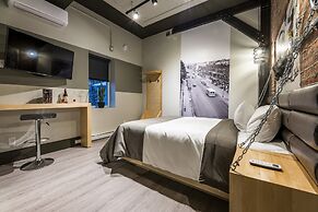 La Suite Hotel