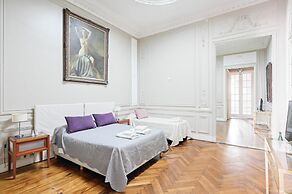 Leonardo Da Vinci Aparts by MOT Rentals