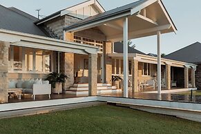 Hinterland House