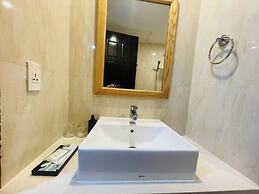 Emily Beach Hotel & Apartment