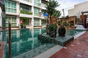 1BR Poolside Fisherman Village C272