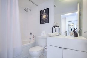 Coreline Waterfront Suites - Downtown