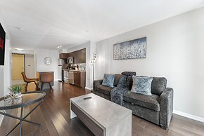 Modern Waterfront Stay