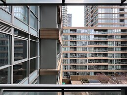 Cityside Waterfront Loft