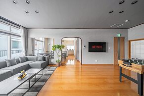 E-US SAKAEDORI HOUSE