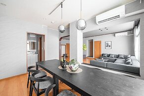 E-US SAKAEDORI HOUSE