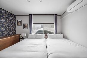 E-US SAKAEDORI HOUSE