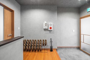 E-US SAKAEDORI HOUSE