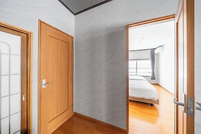 E-US SAKAEDORI HOUSE