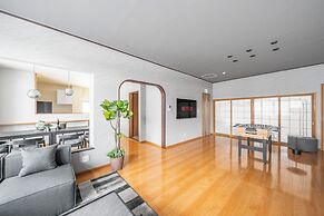 E-US SAKAEDORI HOUSE