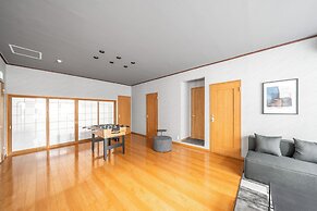 E-US SAKAEDORI HOUSE