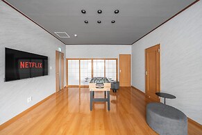 E-US SAKAEDORI HOUSE