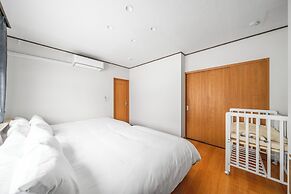 E-US SAKAEDORI HOUSE