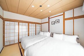 E-US SAKAEDORI HOUSE