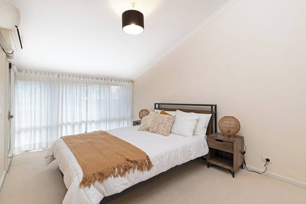 Character & Charm 3BR home - free wine