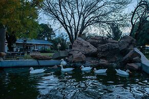 SUN DOWN LODGE & CONFERENCE
