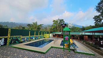 Alpas mountain pool resort