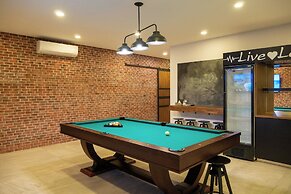 4BR Huge Pool Gym Pool Table V299