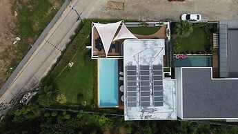 4BR Huge Pool Gym Pool Table V299