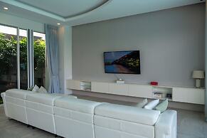 4BR Huge Pool Gym Pool Table V299