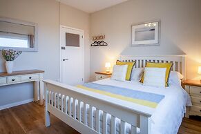Tide & Tee - 2 Bedroom Apartment - Penally - Tenby