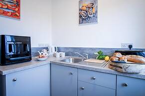 Tide & Tee - 2 Bedroom Apartment - Penally - Tenby