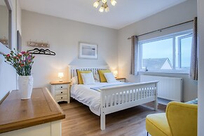 Tide & Tee - 2 Bedroom Apartment - Penally - Tenby