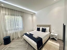 Topaz - Bright Apartment Lake 2