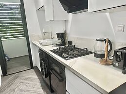 Topaz - Bright Apartment Lake 2
