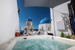 Santo Blue Horizon - The Blue Domes View