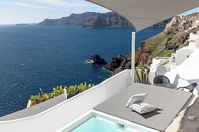 Santo Blue Horizon - The Blue Domes View