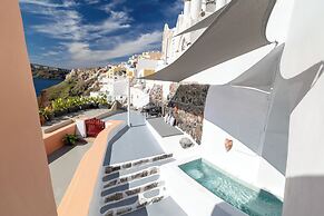 Santo Blue Horizon - The Blue Domes View