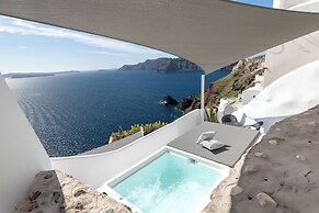 Santo Blue Horizon - The Blue Domes View