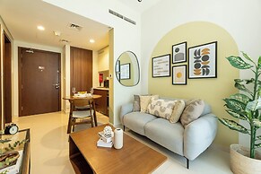 Elegant Reva 1BR - Pool & Gym