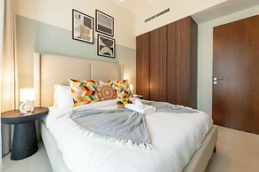 Elegant Reva 1BR - Pool & Gym