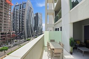 Elegant Reva 1BR - Pool & Gym