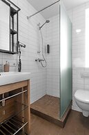 Nice two Bedroom, Downtown Apartment With Balcony