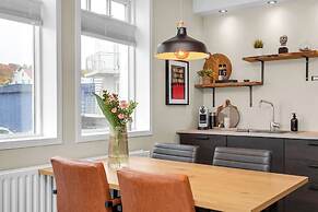 Nice two Bedroom, Downtown Apartment With Balcony