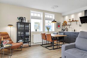 Nice two Bedroom, Downtown Apartment With Balcony