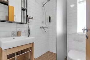 Nice two Bedroom, Downtown Apartment With Balcony