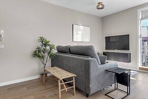 Nice two Bedroom, Downtown Apartment With Balcony