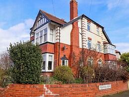 11 Peasholm Avenue