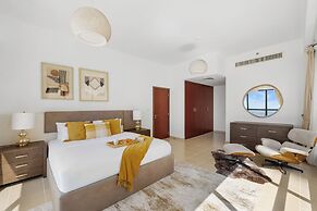 Fully Upgraded 2BR Direct Beach Access