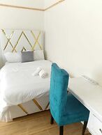Chi Suites